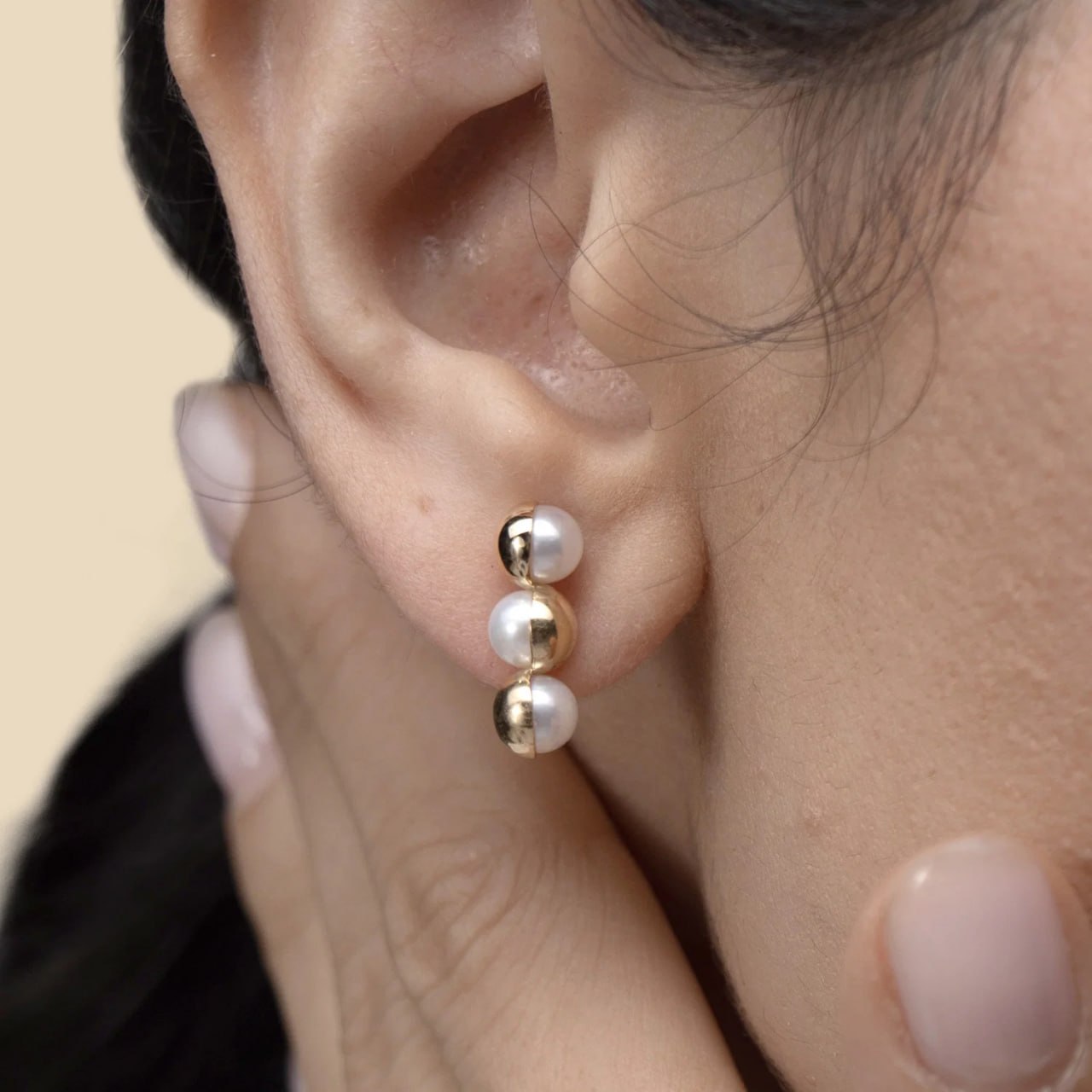 Glow Pearl Earring in 18K Yellow Gold
